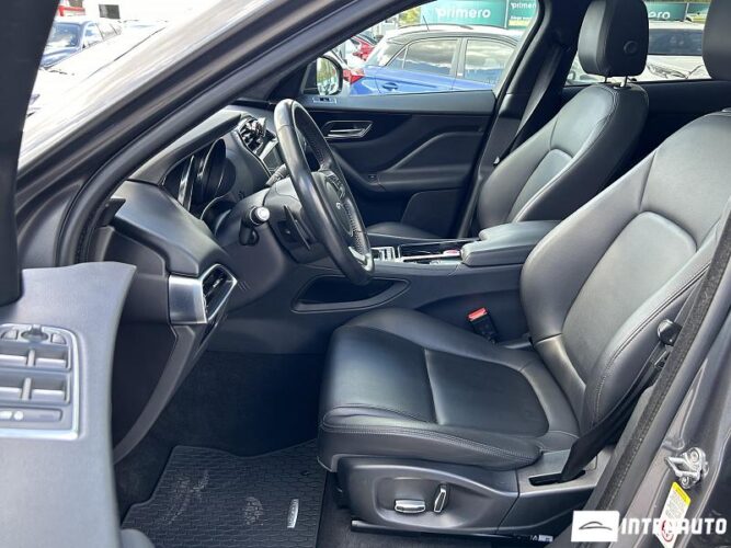 Jaguar F-Pace 40 interauto-car