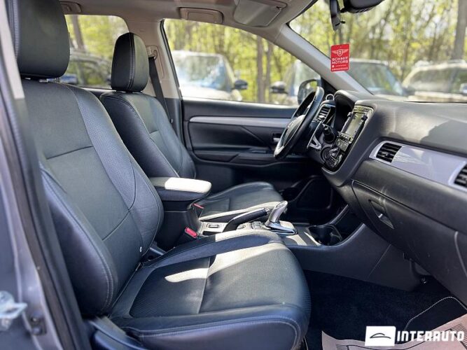 Mitsubishi Outlander 41 interauto-car