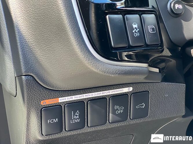 Mitsubishi Outlander 35 interauto-car