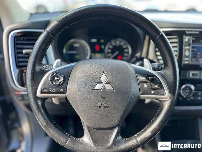 Mitsubishi Outlander 37 interauto-car