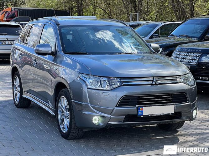 Mitsubishi Outlander 31 interauto-car