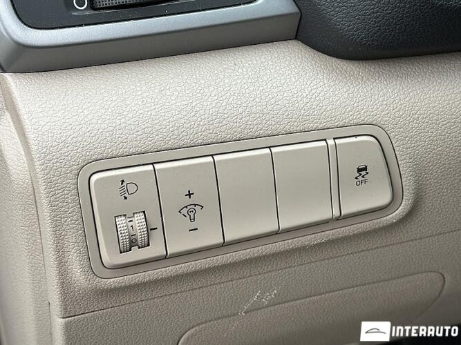 Hyundai Tucson 42 interauto-car