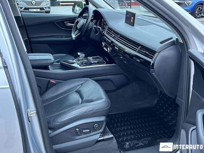 Audi Q7 49 interauto-car