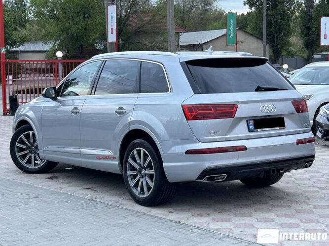 Audi Q7 35 interauto-car