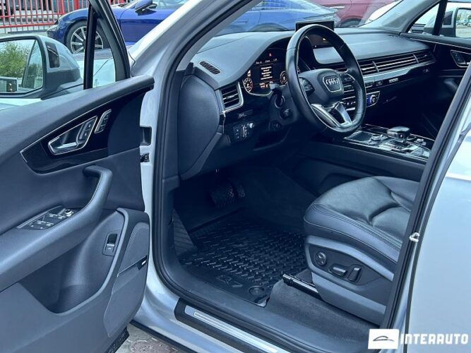 Audi Q7 39 interauto-car