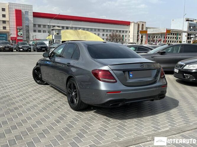 Mercedes E 300 32 interauto-car