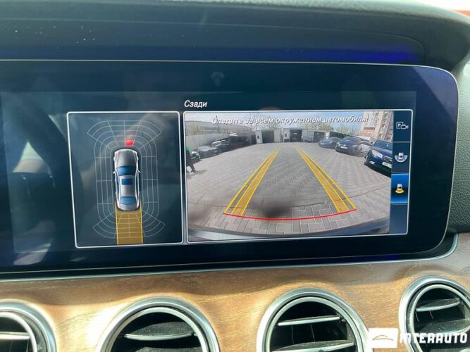 Mercedes E 300 40 interauto-car