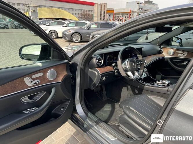 Mercedes E 300 34 interauto-car