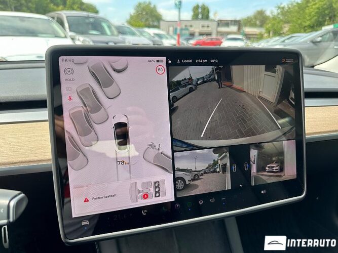 Tesla Model 3 44 interauto-car
