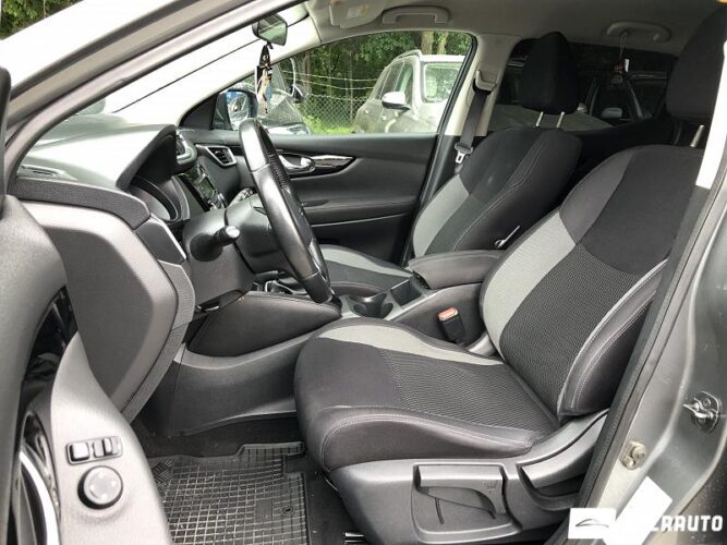 Nissan Qashqai 31 interauto-car