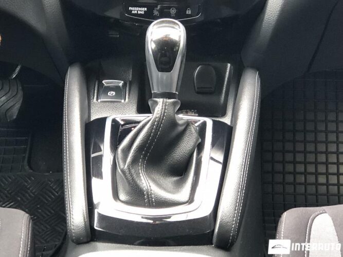 Nissan Qashqai 38 interauto-car