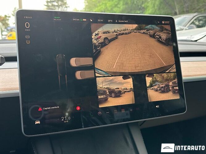 Tesla Model 3 41 interauto-car