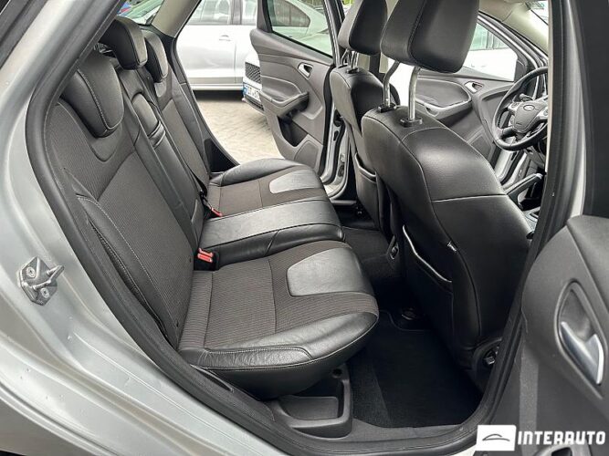 Ford Focus 48 interauto-car