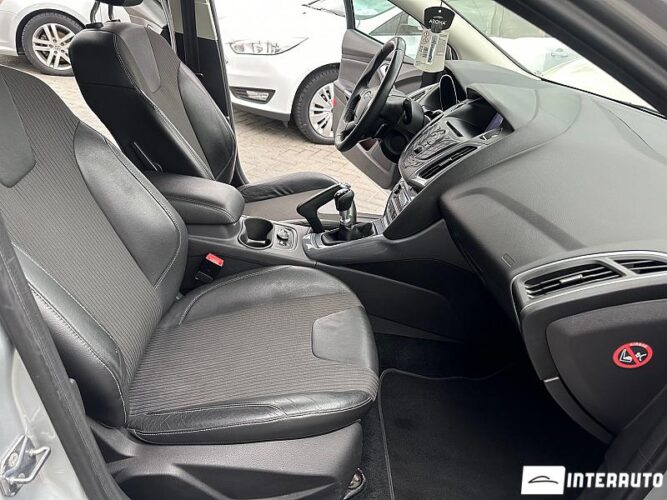 Ford Focus 37 interauto-car