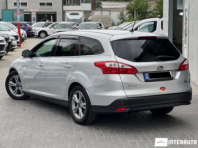 Ford Focus 34 interauto-car