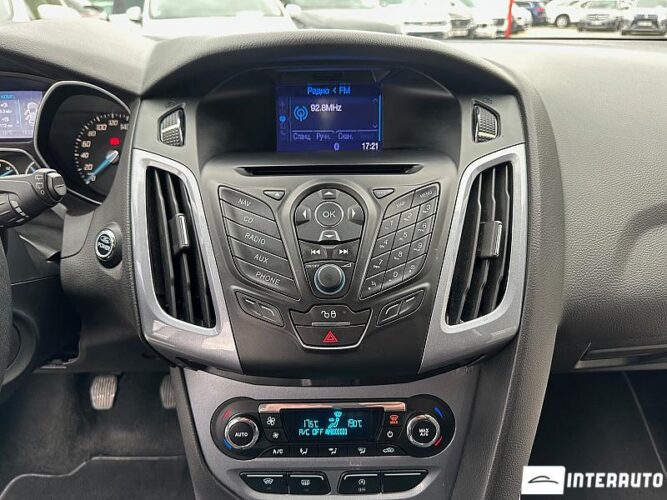 Ford Focus 40 interauto-car