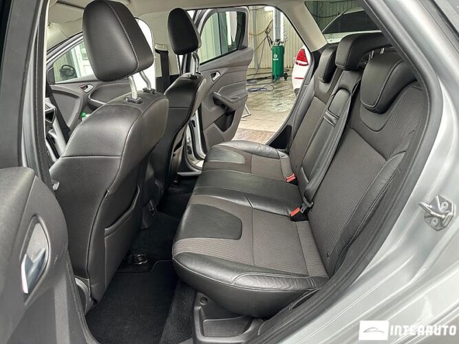 Ford Focus 47 interauto-car