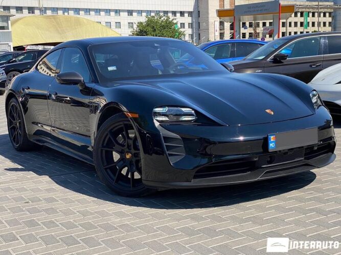 Porsche Taycan GTS 34 interauto-car