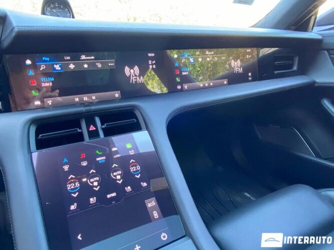 Porsche Taycan GTS 45 interauto-car