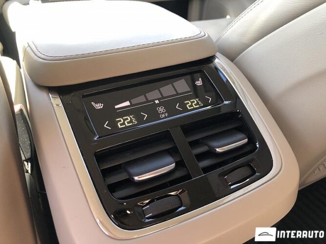 Volvo XC 90 43 interauto-car