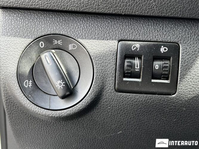 Volkswagen Caddy Maxi 38 interauto-car