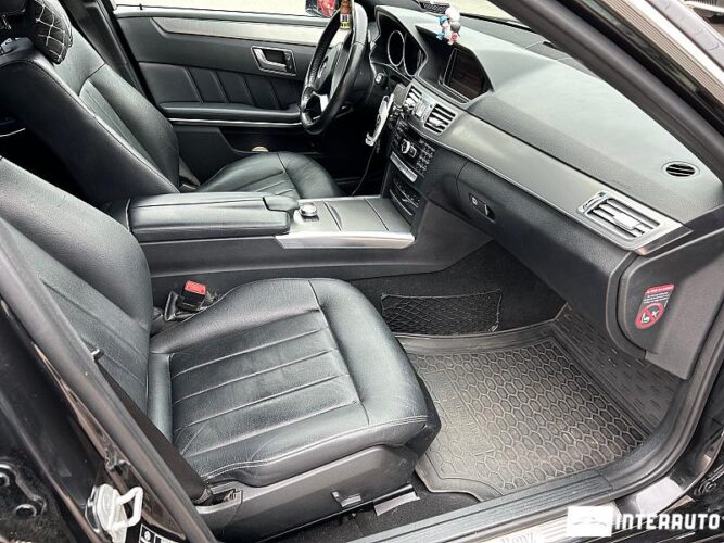 Mercedes E 300h 39 interauto-car
