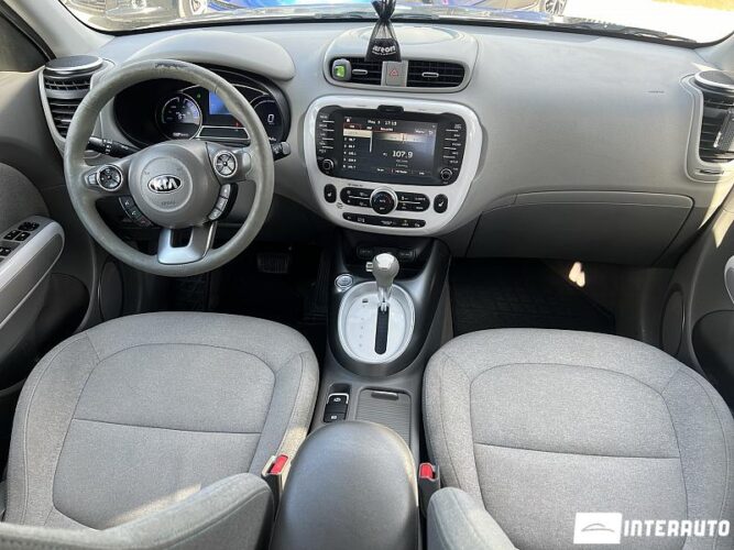 Kia Soul 38 interauto-car