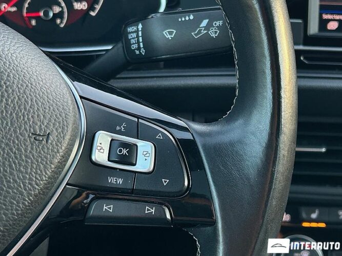 Volkswagen Jetta 41 interauto-car