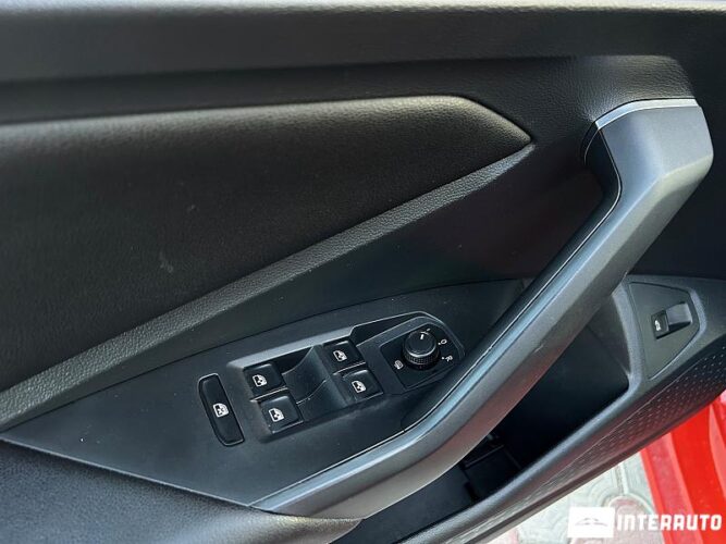 Volkswagen Jetta 37 interauto-car