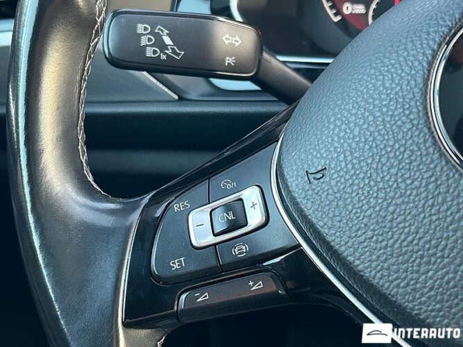 Volkswagen Jetta 40 interauto-car