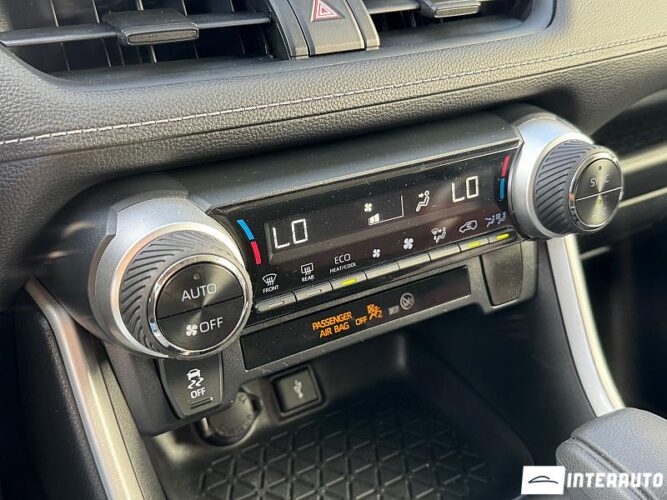 Toyota Rav-4 42 interauto-car