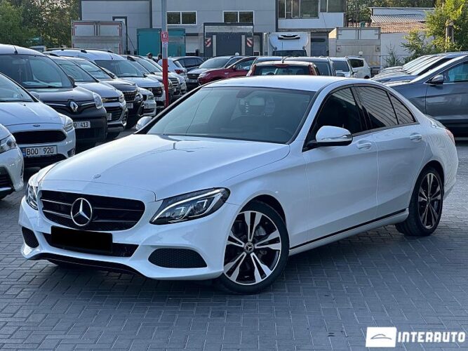 Mercedes C 300 33 interauto-car