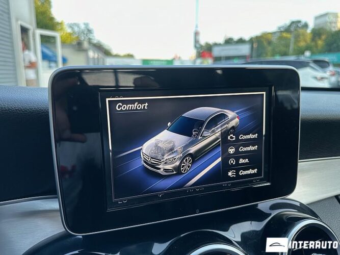 Mercedes C 300 44 interauto-car