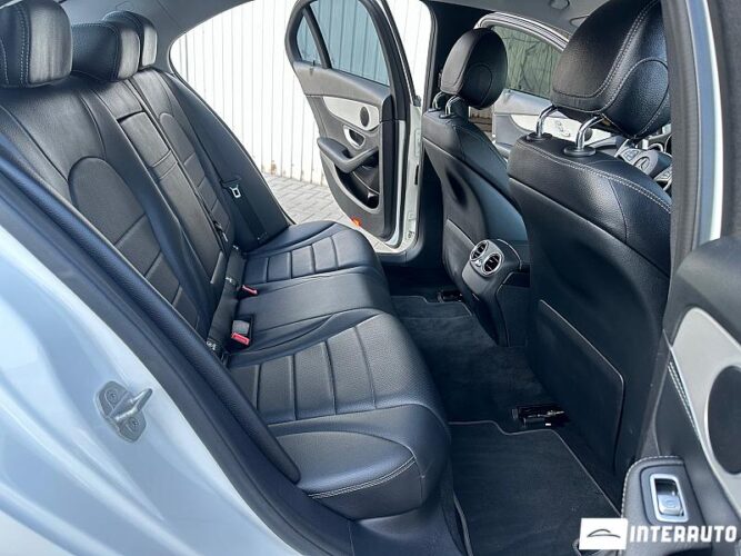 Mercedes C 300 46 interauto-car