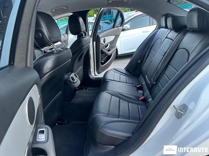Mercedes C 300 38 interauto-car