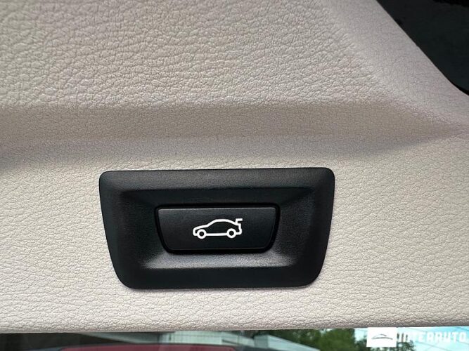 BMW X5 2.5D 48 interauto-car