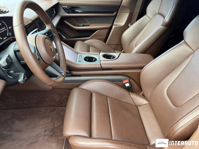 Porsche Taycan Turbo S 43 interauto-car