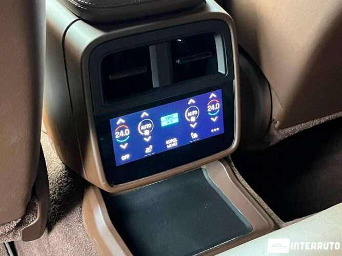 Porsche Taycan Turbo S 59 interauto-car