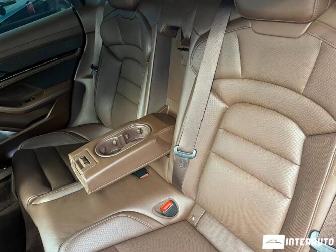 Porsche Taycan Turbo S 61 interauto-car