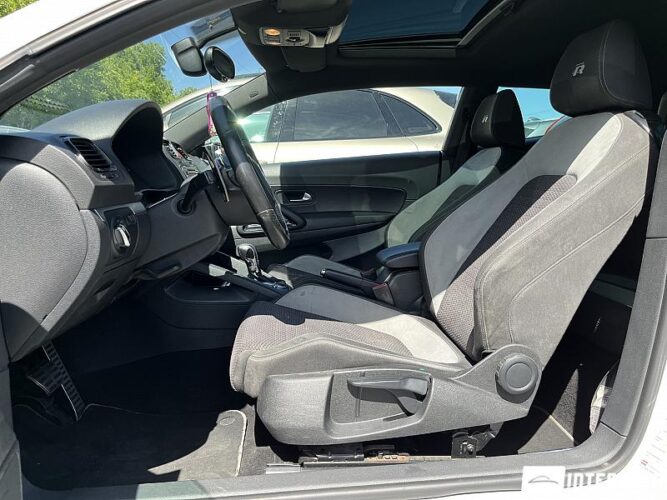 Volkswagen Scirocco R 34 interauto-car