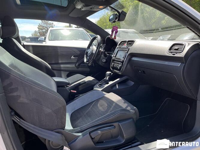 Volkswagen Scirocco R 42 interauto-car