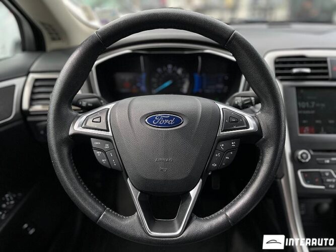 Ford Fusion 44 interauto-car