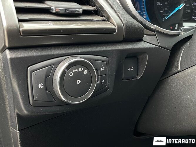 Ford Fusion 41 interauto-car