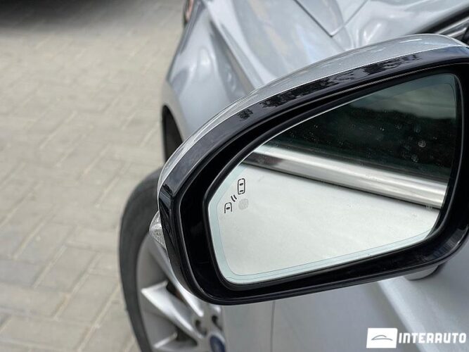 Ford Fusion 37 interauto-car