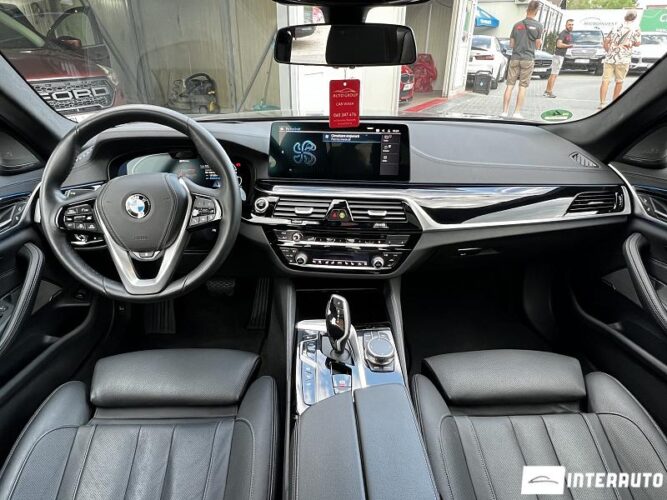 BMW 530e 42 interauto-car