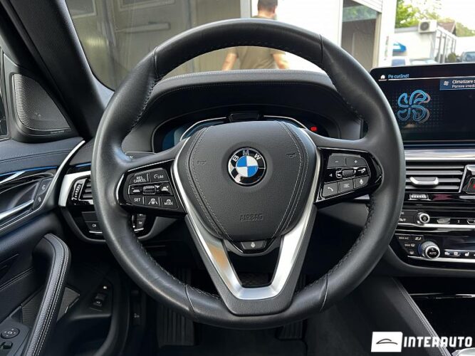 BMW 530e 43 interauto-car