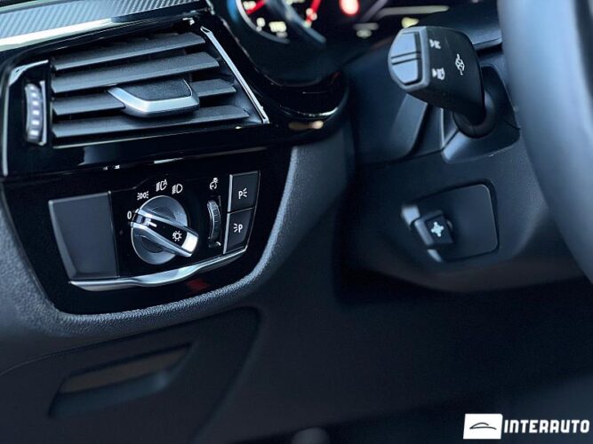 BMW M5 50 interauto-car