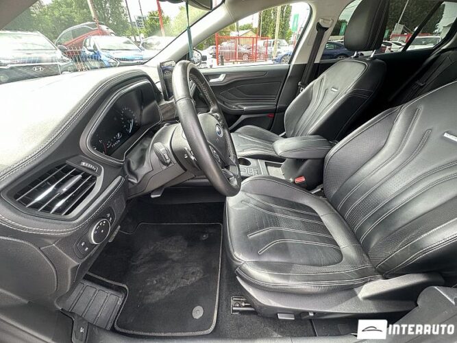 Ford Focus 41 interauto-car