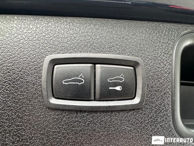 Porsche Macan 52 interauto-car