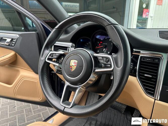 Porsche Macan 41 interauto-car